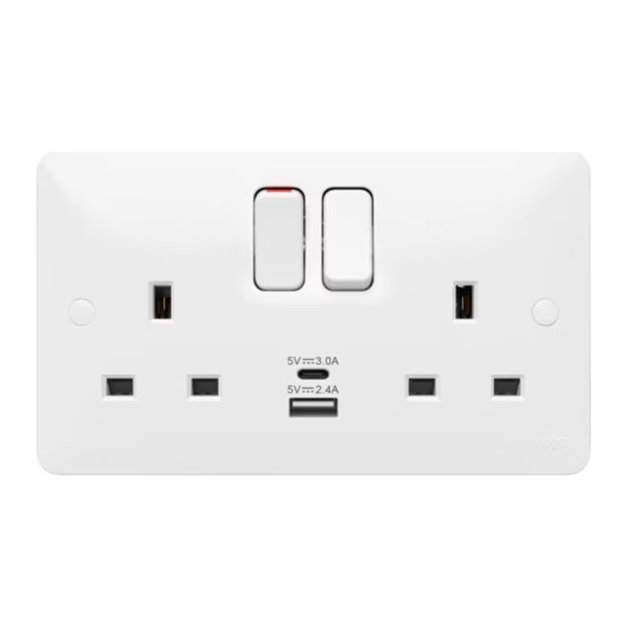 Hager Sollysta WMSS82-USBAC Switched Double Socket with USB A+C Ports